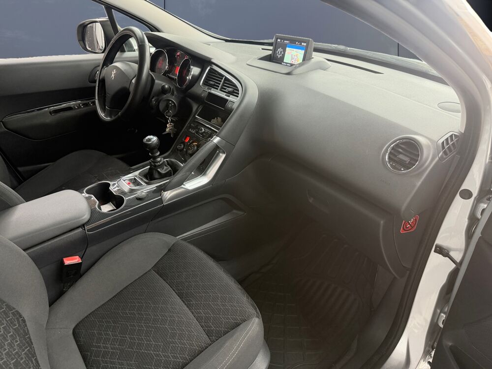 3008 Generation-i 1.6 Hdi 115 Allure /tres bonne etat/vidange fil 2015 occasion 09120 Varilhes