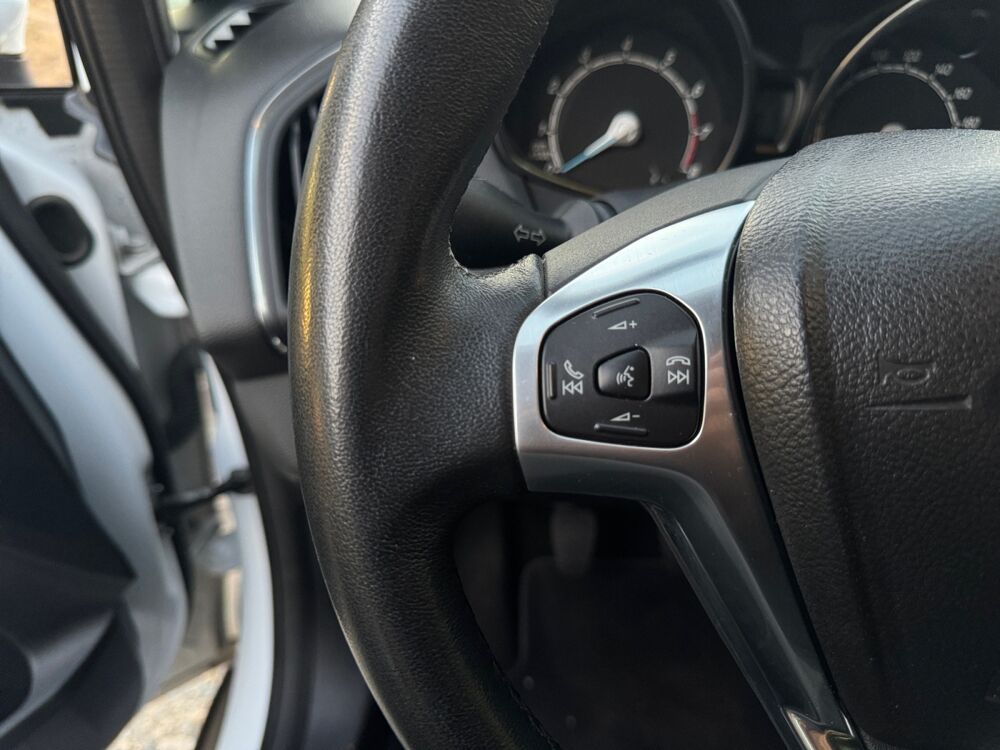 B-max 1.0 Ecoboost 125 ch Titanium Start-stop /Distribution faite/ 2015 occasion 53000 Laval