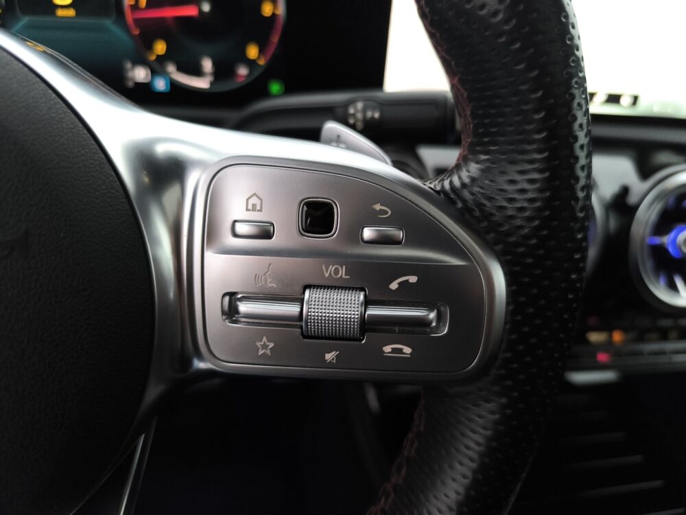 Classe A 2.0 200 D 150 ch Amg Line 8g-dct Bva /Gps/Toit Ouvrant/Chain 2019 occasion 63500 Issoire