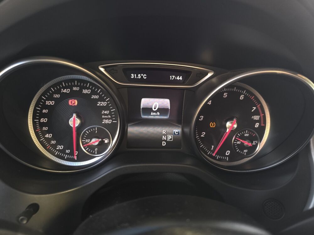 Classe GLA 1.6 200 155 ch Fascination 7g-dct Bva /Pack AMG/ Cam&eacute;ra de r 2017 occasion 63500 Issoire