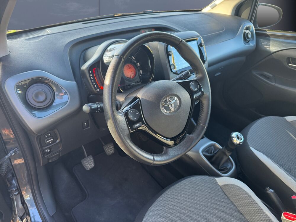 Aygo 1.0 Vvti 70 X-play /Carplay/R&eacute;gulateur 2021 occasion 14100 Lisieux