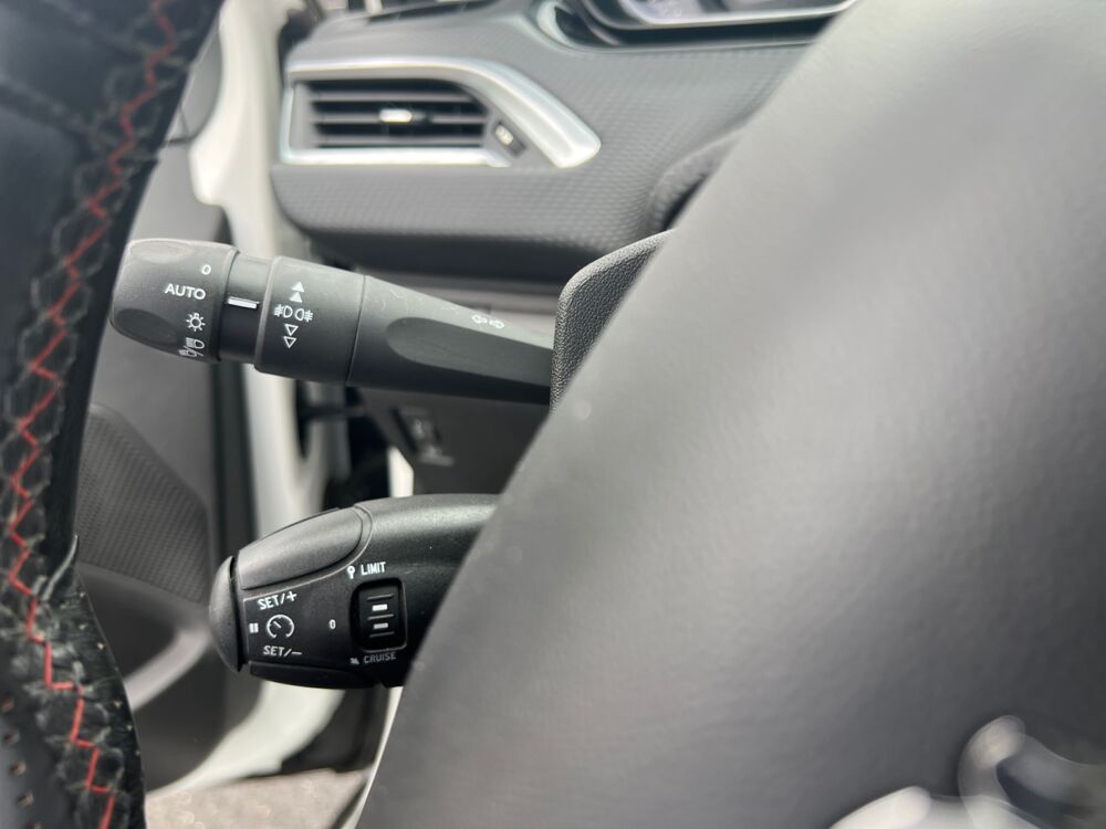 2008 1.2 Puretech 130 ch Gt Line /Toit panoramique/Gps/Carplay/Ca 2019 occasion 56100 Lorient
