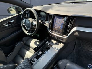 V60 2.0 197 ch Hybride R-DESIGN Geartronic /Toit ouvrant/Jantes 2022 occasion 31650 Lauzerville