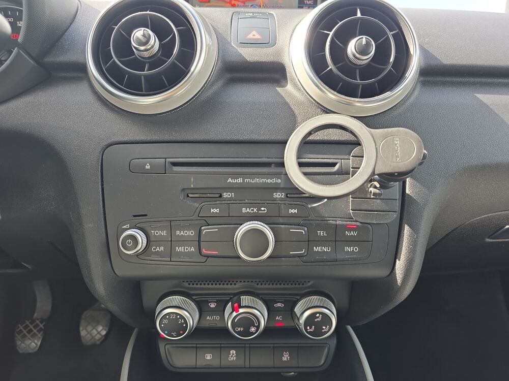 A1 1.6 Tdi 105 S-line /Distribution faite/GPS/X&eacute;nons Plus/Pack 2011 occasion 89000 AUXERRE