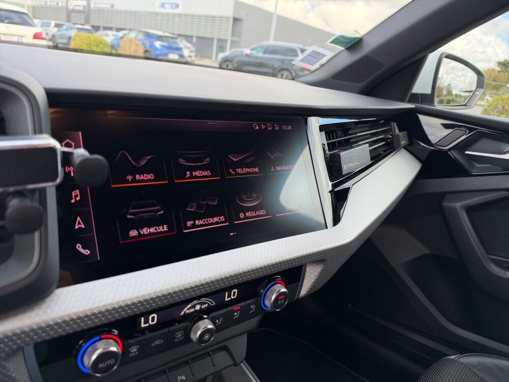 A1 Sportback 1.0 30 Tfsi 115 ch S-line Bva /Gps/Radar Arri&egrave;re 2019 occasion 29200 Brest