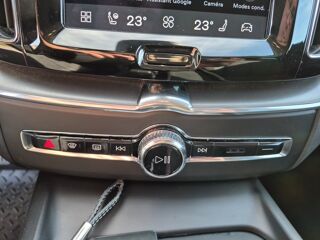 XC60 B4 197 ch Mhev Geartronic Start /Cam&eacute;ra de recul/Apple Car P 2023 occasion 41700 Le Controis en Sologne