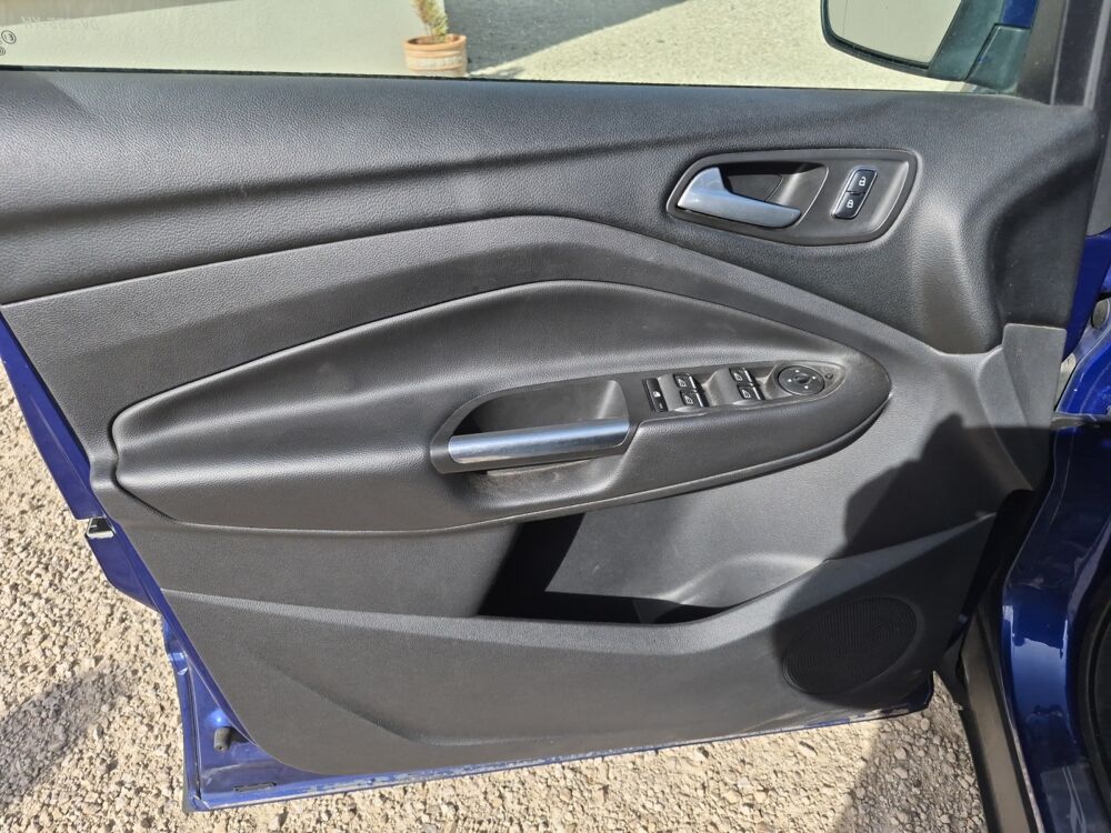 Kuga 2.0 Tdci 150 ch Titanium 4x4 Powershift /Attelage/Cam&eacute;ra de 2015 occasion 41700 Le Controis en Sologne