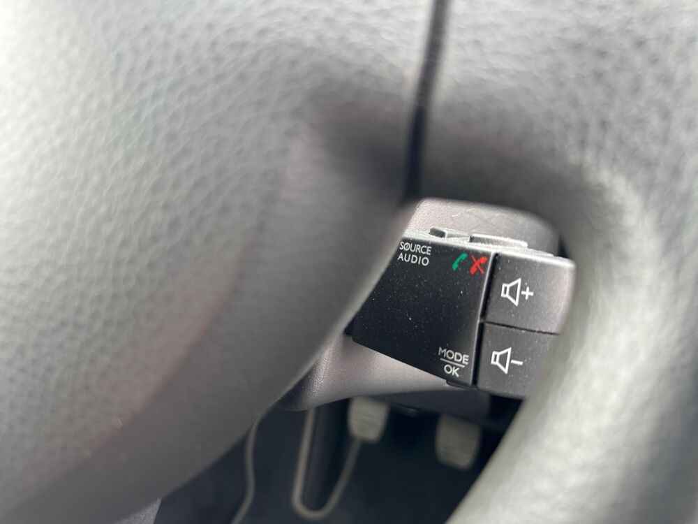 Logan Mcv 0.9 Tce 90 ch Laureate /Carplay/Climatisation/Direction 2015 occasion 91410 Dourdan