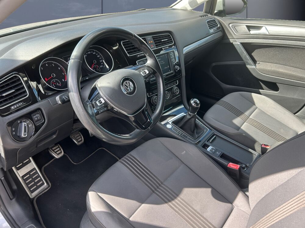 Golf 1.2 TSI 110ch Bluemotion Allstar /CarPlay/Cam&eacute;ra AR/Capteur 2016 occasion 18000 Bourges