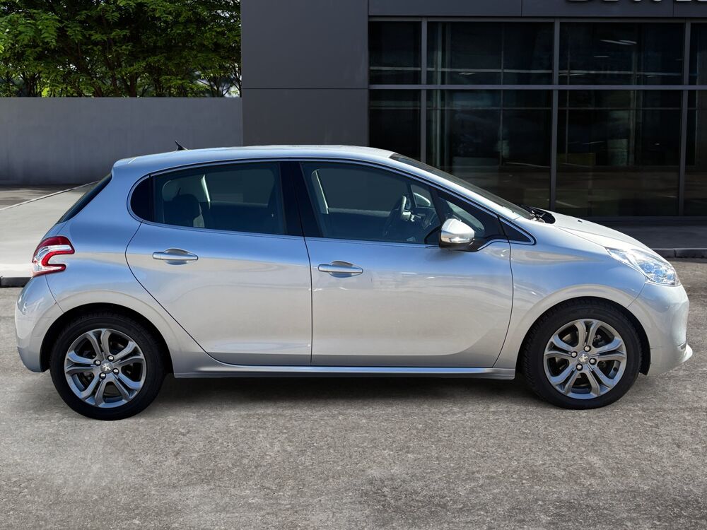 208 1.6 Vti 120ch Allure Bva /1ere main/Suivi entretien/Radar ar 2014 occasion 43120 Monistrol-sur-Loire