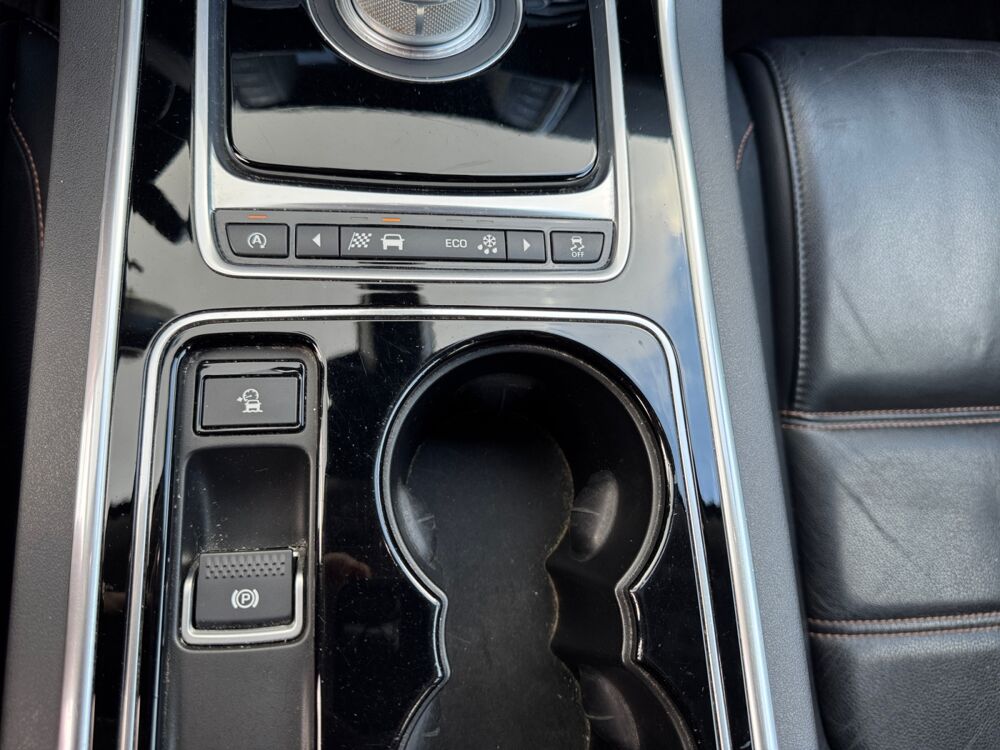 XE 2.0 D 163 ch E-performance Prestige Bva /Suivi Jaguar/2e Mai 2016 occasion 59000 Lille