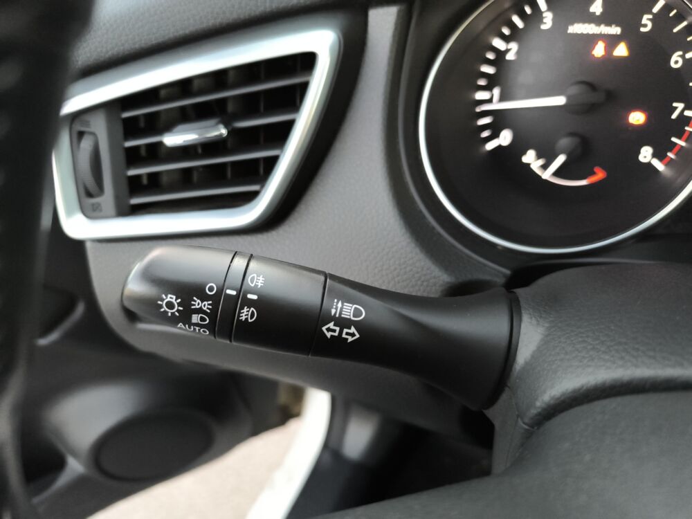 Qashqai 1.2 Digt 115 ch N-Connecta /Toit panoramique/Barre de toit/ 2018 occasion 63500 Issoire