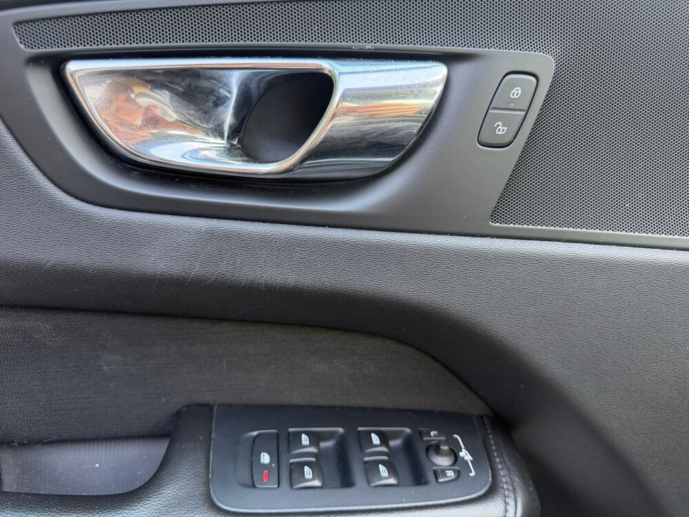 XC60 Summum D5 AWD 235 ch Geartronic 6 /Entretien Complet Volvo 2018 occasion 34000 Montpellier