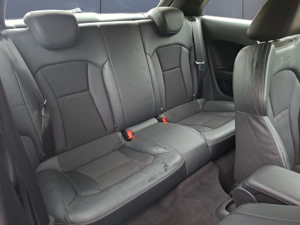 A1 1.6 Tdi 90 ch S-line S-tronic Bva /X&eacute;non Plus / Feux LED / S 2011 occasion 43000 Le Puy-en-Velay