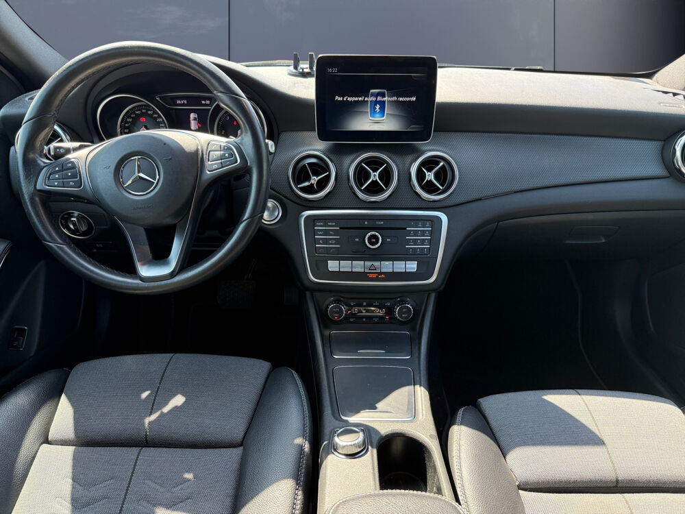 Classe GLA 1.5 180 Cdi 110 Inspiration 7g-dct Bva /PACK FULL BLACK 2018 occasion 76600 Le Havre