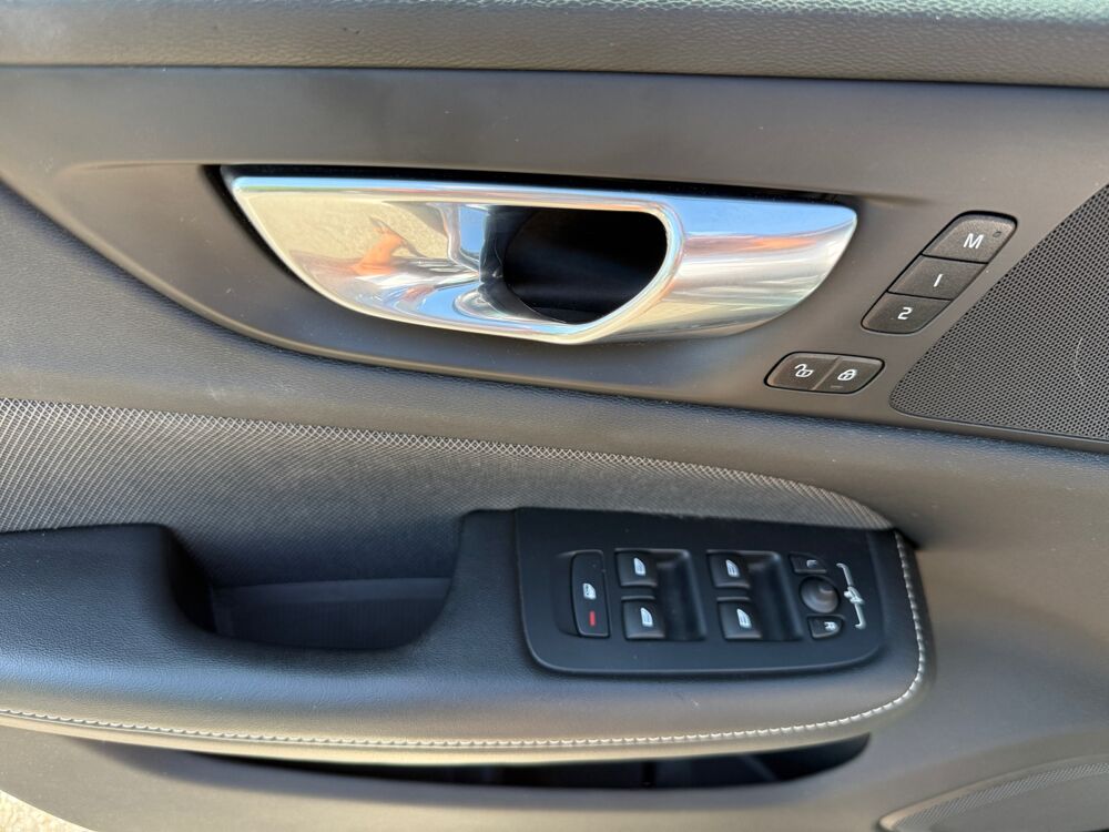 V60 2.0 197 ch Hybride R-DESIGN Geartronic /Toit ouvrant/Jantes 2022 occasion 31650 Lauzerville