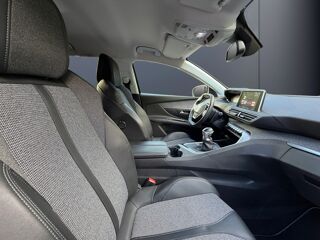 5008 1.2 130 ch Allure Pack Start-stop /CarPlay/Cam&eacute;ra de recul/7 2019 occasion 14000 Caen
