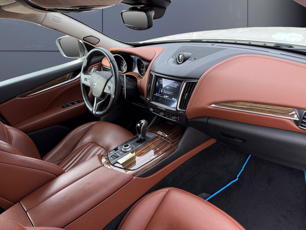 Levante Granlusso 3.0 430 ch S Q4 Bva /Si&egrave;ges Chauffants/Cam&eacute;ra 360 2019 occasion 43200 Yssingeaux