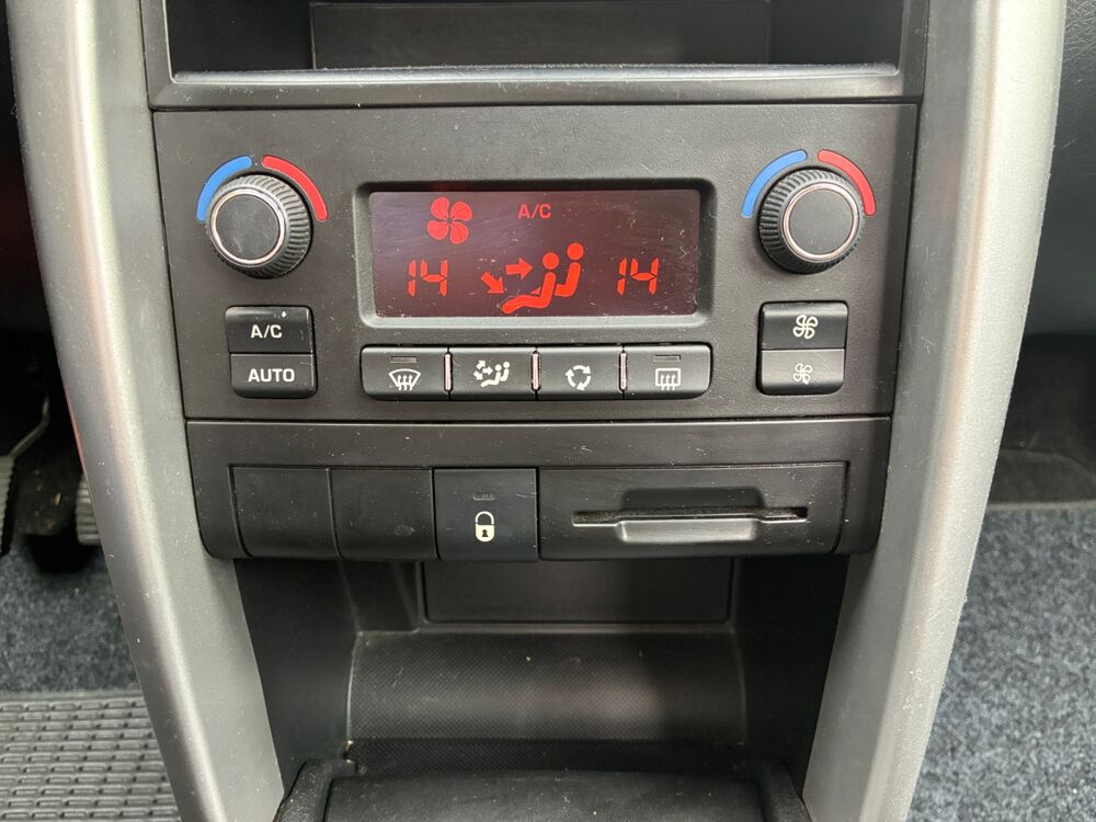 207 1.6 Vti 120 ch Premium /Radar de recul/Radio CD/Vitres avant 2010 occasion 19000 TULLE