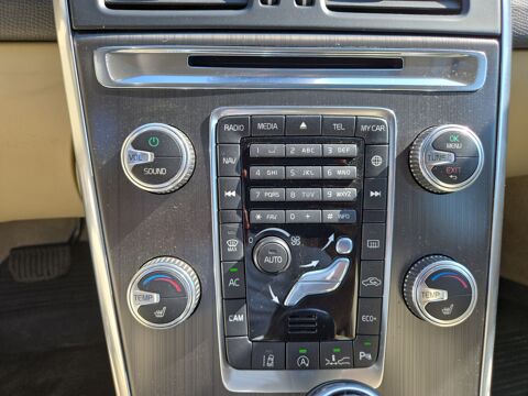 XC60 2.0 D4 180 ch Momentum Business Geartronic Bva /Toit ouvrant 2014 occasion 56100 Lorient