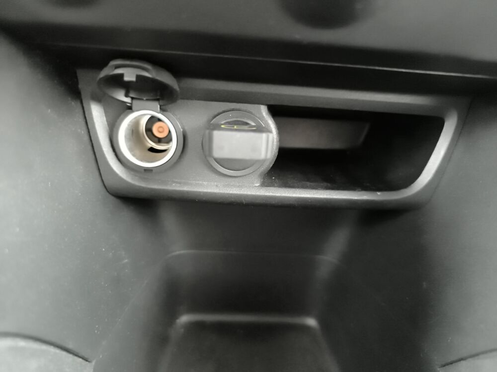 208 Generation-i 1.5 Bluehdi 100 ch Signature /Carplay&amp;Andro 2018 occasion 63500 Issoire