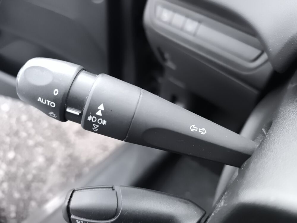 208 Generation-i 1.5 Bluehdi 100 ch Signature /Carplay&amp;Andro 2018 occasion 63500 Issoire