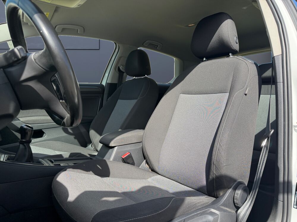 Golf 1.6 Tdi 90 ch Bluemotion Edition 2015 occasion 38300 Bourgoin-Jallieu