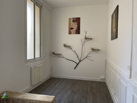 Local/bureau &agrave; Louer P&eacute;zenas centre 390 34120 Pezenas