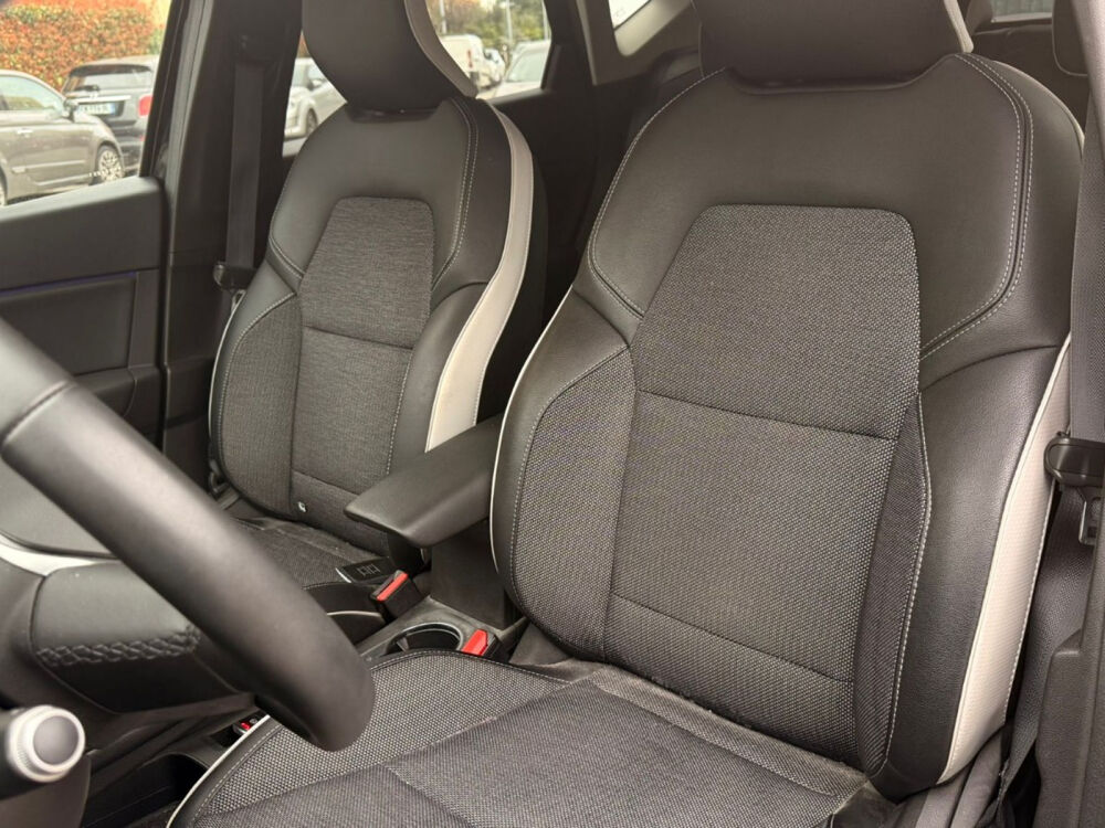 Captur E-Tech Plug-in 160 - 21 Intens 2021 occasion 06700 Saint-Laurent-du-Var