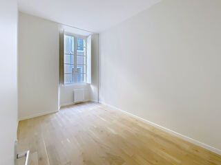  Appartement à louer 4 pièces 89 m²