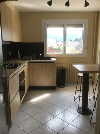  Appartement � louer 3 pi�ces 72 m� Chambery