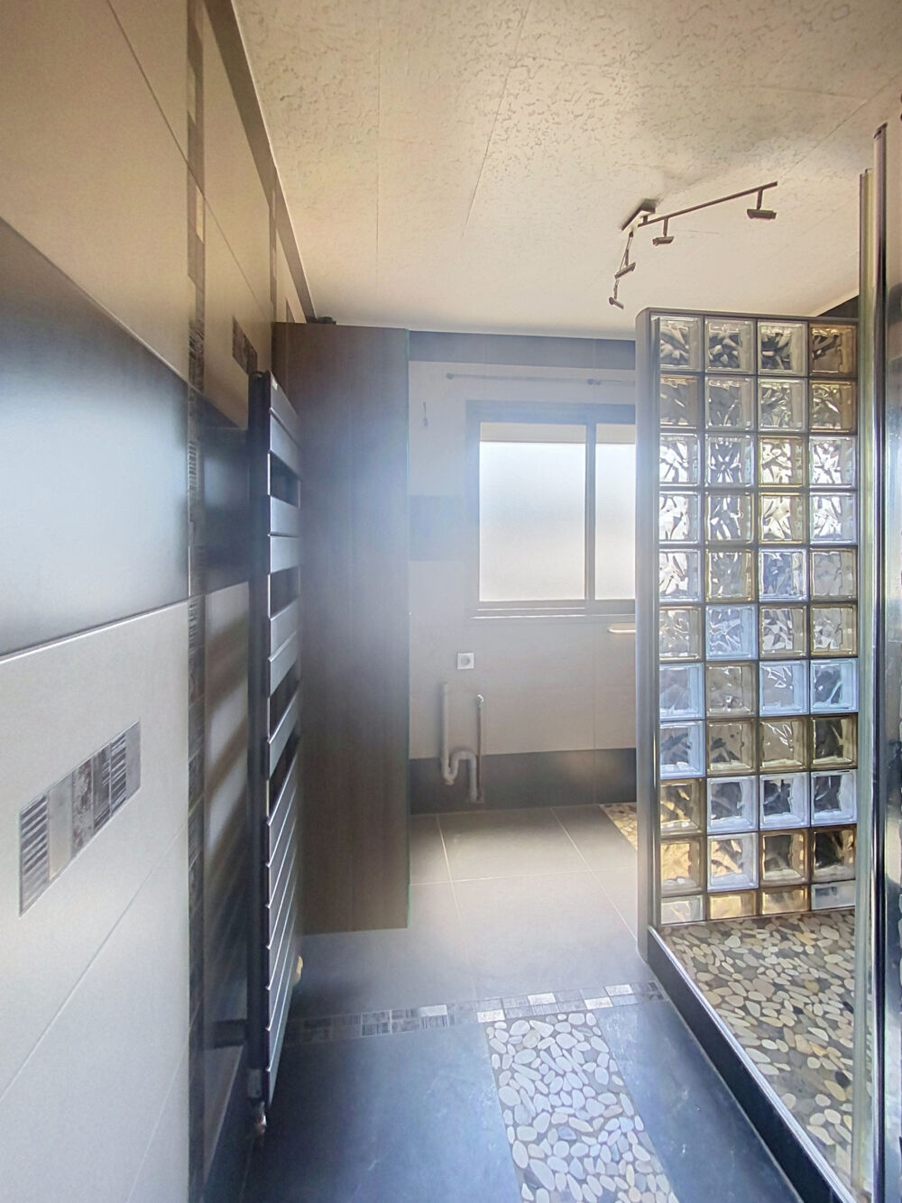 Location Appartement CHAMBERY, T3 meublé dans résidence agréable Chambery