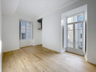  Appartement à louer 4 pièces 89 m²
