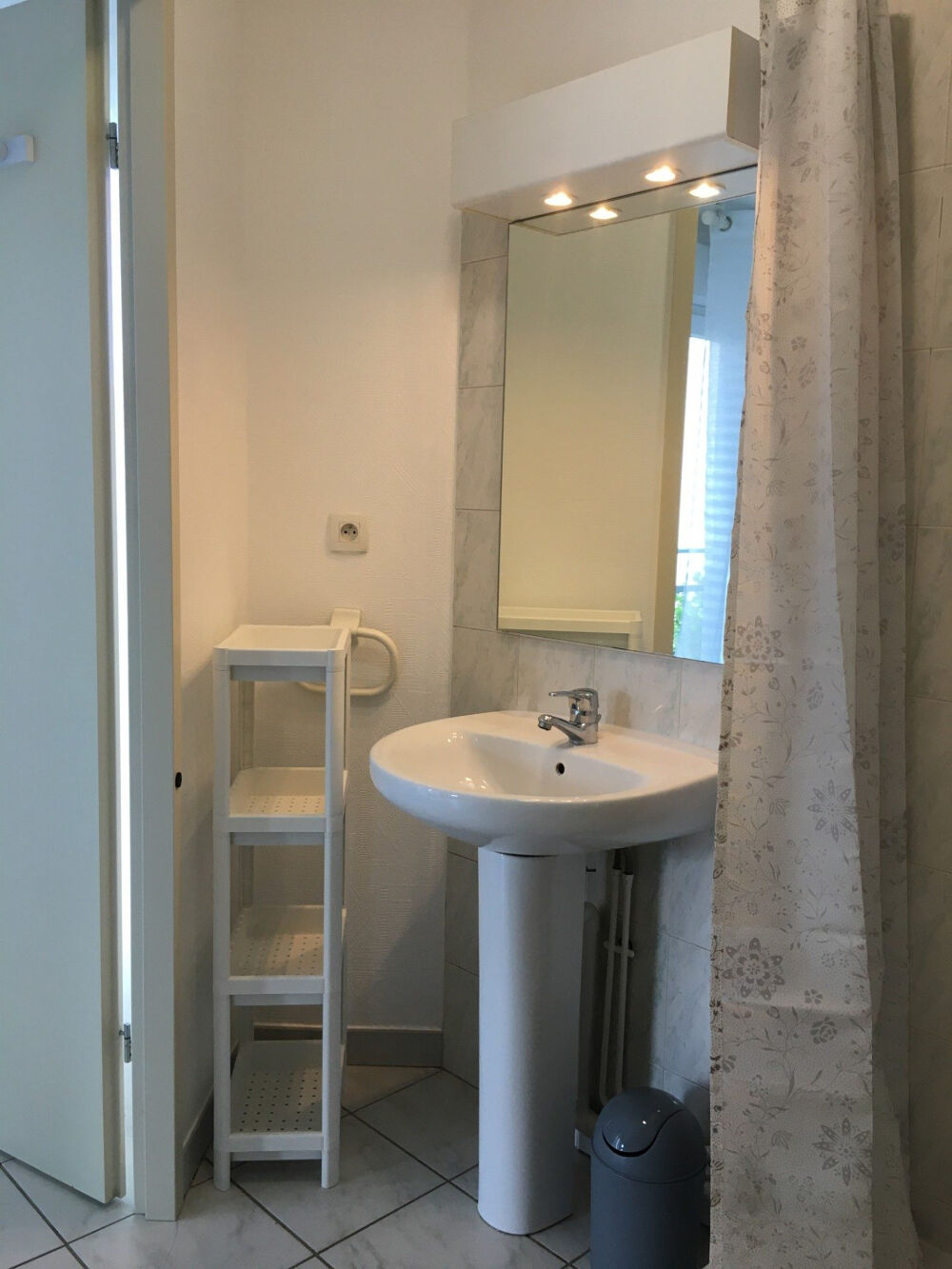 Location Appartement CHAMBERY Gambetta, Joli studio lumineux Chambery