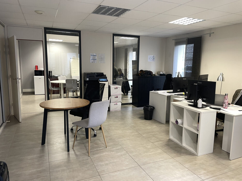   SPACIEUX BUREAUX HYPER CENTRE 