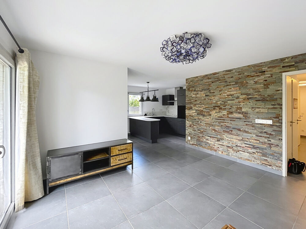 LA RAVOIRE T3 RECENT AVEC JARDIN