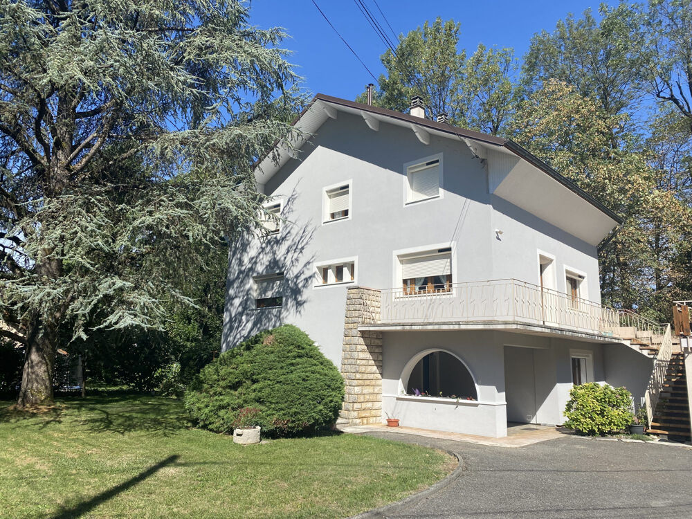 CHALLES LES EAUX, beaux volumes pour ce T2 meublé