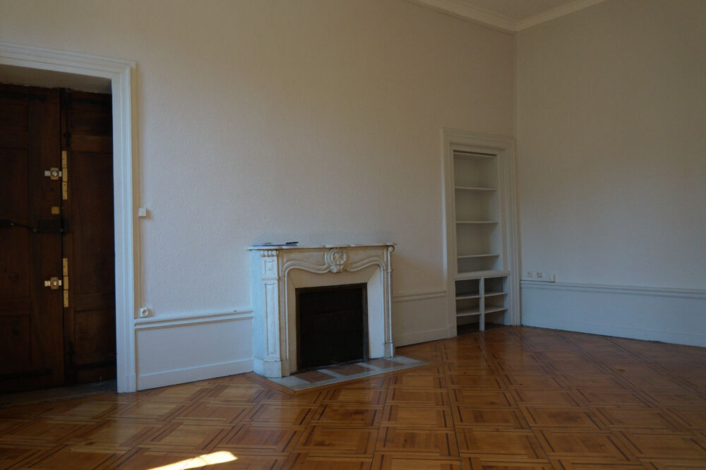Location Appartement CHAMBERY Centre Historique, spacieux appartement Chambery
