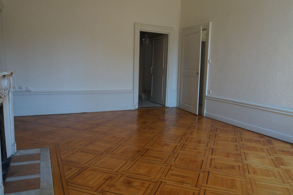 Location Appartement CHAMBERY Centre Historique, spacieux appartement Chambery