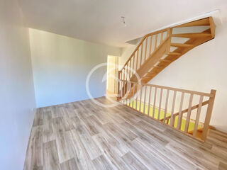  Maison à louer 5 pièces 102 m²