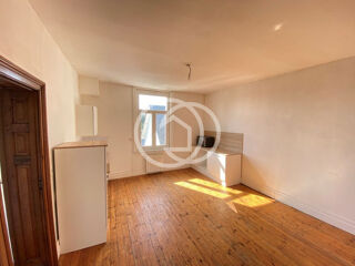 Appartement à louer 3 pièces 76 m²