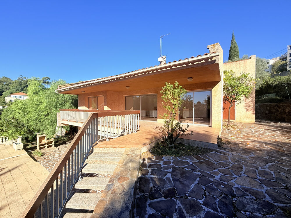 � vendre  Maison Hy�res (83400)