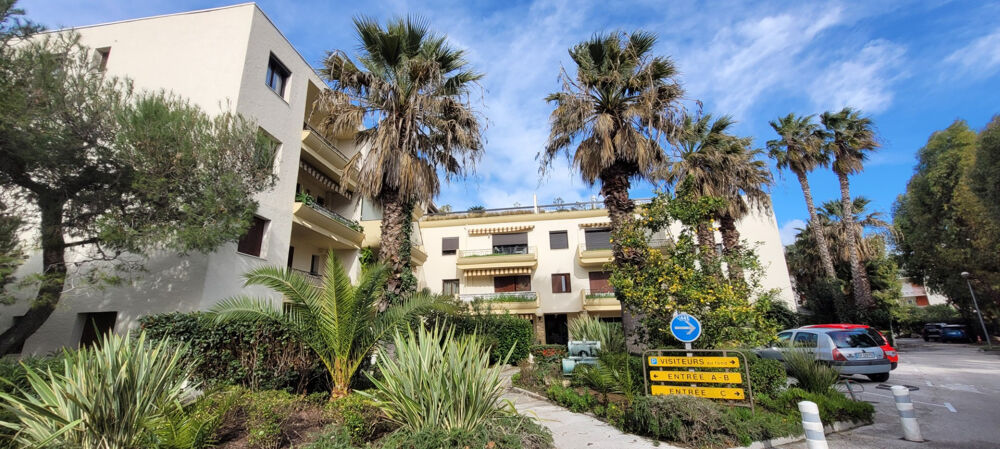 Studio appartement de 23 m2 avec balcon + Place de parking Six fours les plages