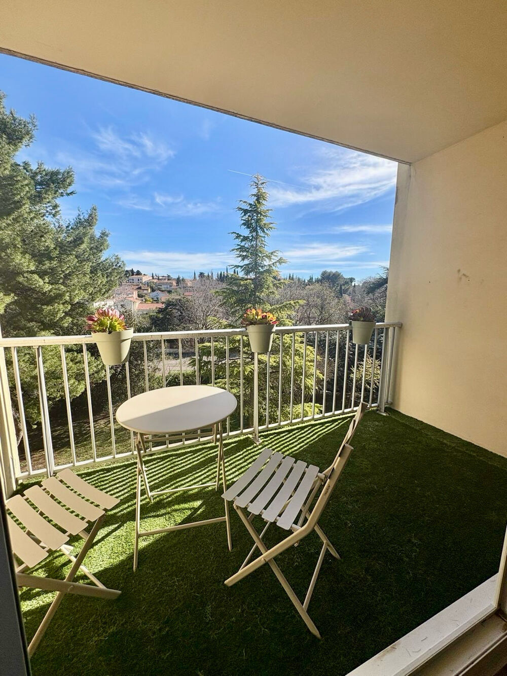 Vente Appartement TOULON EST - APPARTEMENT 5 PIECES - 104m2 - Terrasse et Parkings privés. Toulon