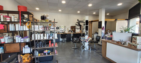   Murs commerciaux + Fonds de commerce salon de coiffure barber esthétique Sollies pont 