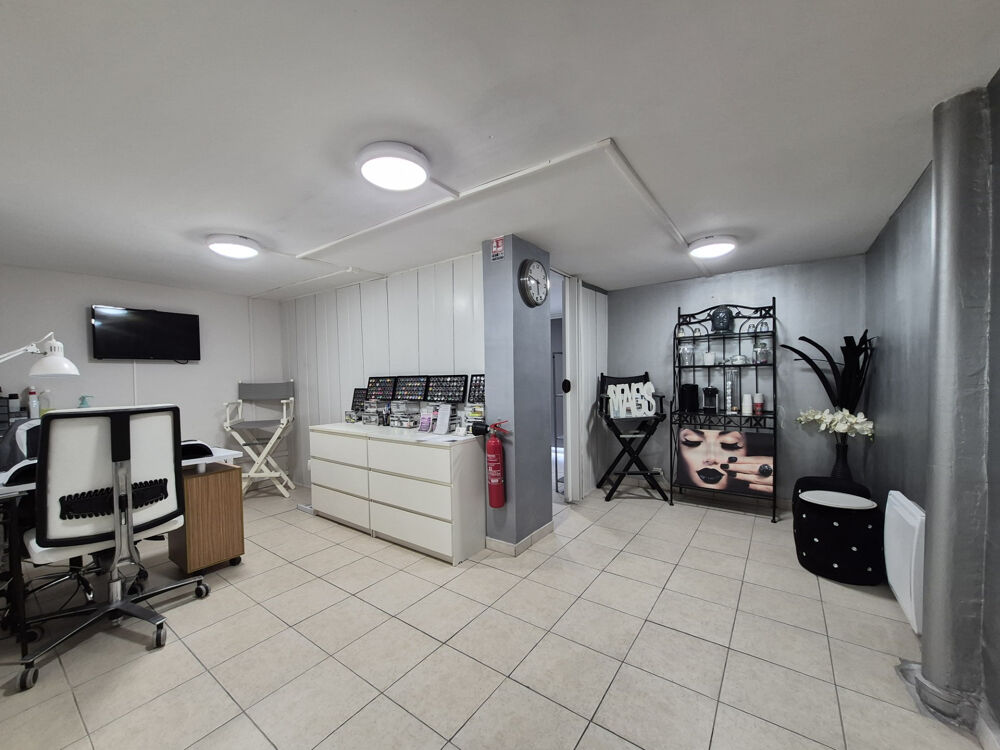   Murs commerciaux idéal pour investissement, esthétique, cabinet kiné, infirmiers, dentiste, docteur la VALETTE 