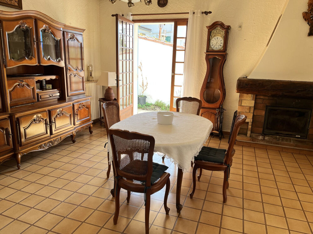 Vente Maison Maison villa T5 de 110 m2 + double garage terrain 464 m2 Toulon quartier la Serinette Aguillon Toulon