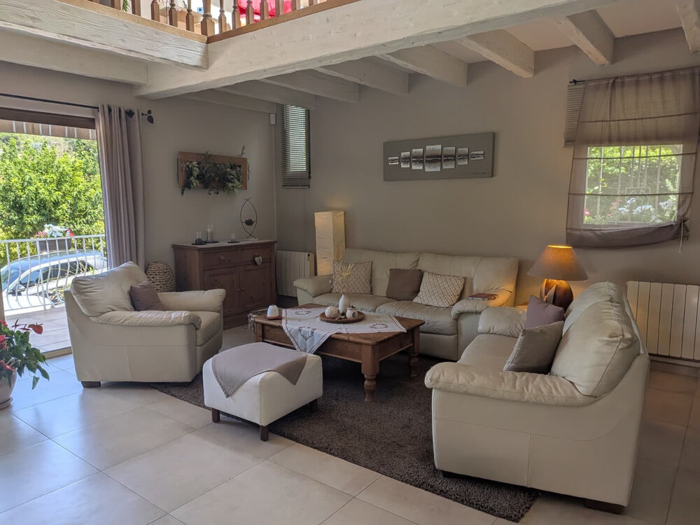 Vente Maison VILLA T5 de 133 m2 + piscine chauffée + double garage terrain de 1683 m2 CABRIES AIX en Provence Cabries