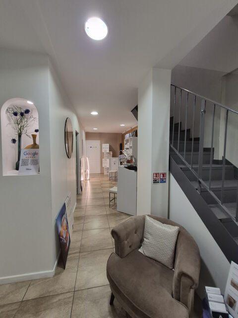 Fonds de commerce possibilit&eacute; achat murs 135 m2 La VALETTE du Var  salon d'esth&eacute;tique, kin&eacute;, infirmiers, denti 105000 83160 La valette du var