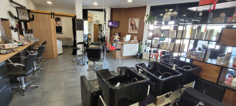 Murs commerciaux + Fonds de commerce salon de coiffure barber esth&eacute;tique Sollies pont 195000 83210 Sollies pont